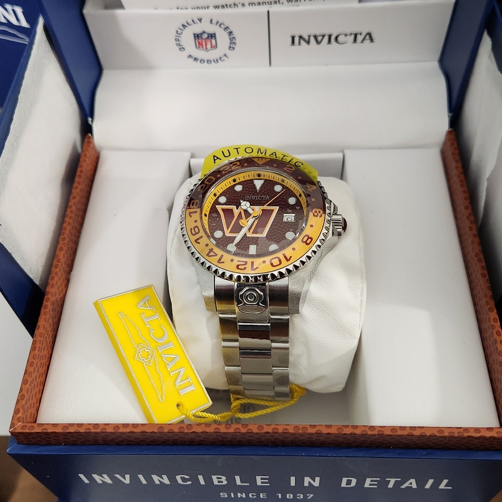 BRAND NEW RARE AUTHENTIC WASHINGTON COMMANDERS INVICTA WATCH